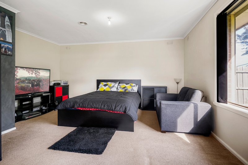 Photo - 26 Parramatta Crescent, Noble Park VIC 3174 - Image 5