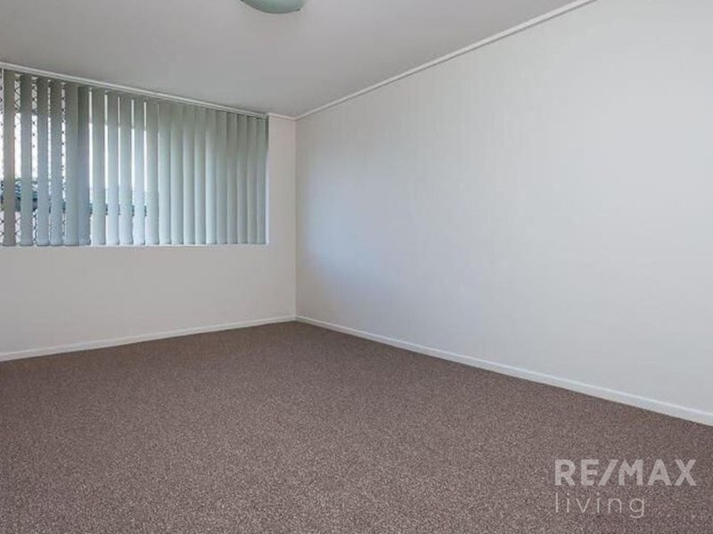 Photo - 2/6 Patricia Street, Strathpine QLD 4500 - Image 2