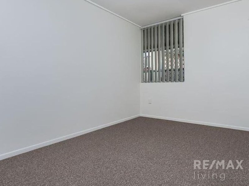 Photo - 2/6 Patricia Street, Strathpine QLD 4500 - Image 3