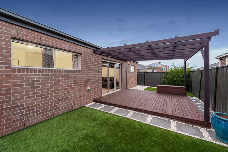 Photo - 26 Penfold Street, Craigieburn VIC 3064 - Image 11