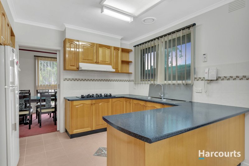 Photo - 26 Phyllis Parade, Deer Park VIC 3023 - Image 5