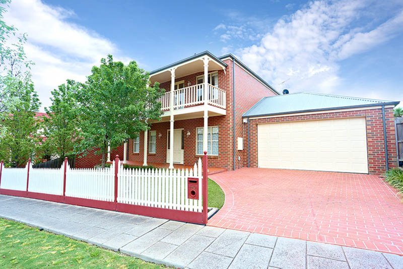 26 Pickersgill Crescent, Roxburgh Park VIC 3064