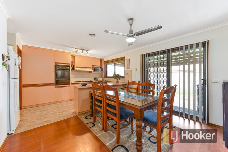 Photo - 26 Pinnacle Way, Hampton Park VIC 3976 - Image 4