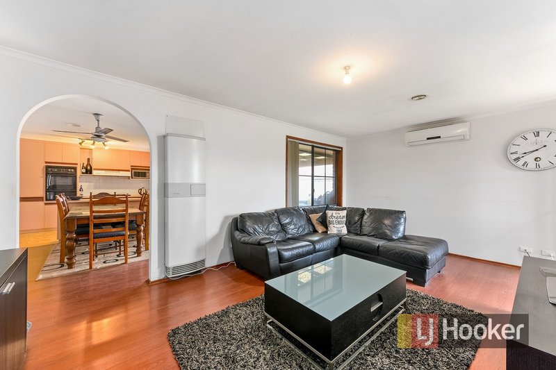 Photo - 26 Pinnacle Way, Hampton Park VIC 3976 - Image 5