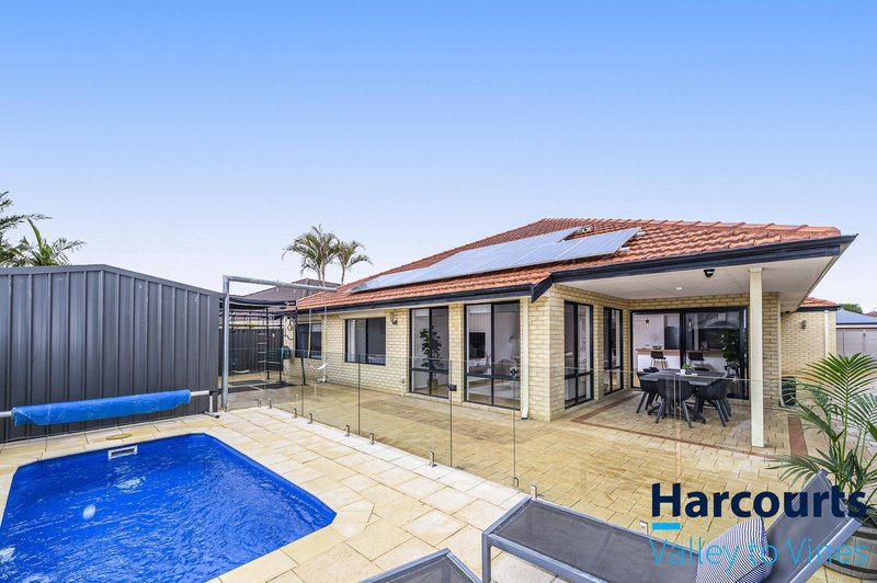 Photo - 26 Pirianda Way, Aveley WA 6069 - Image 2