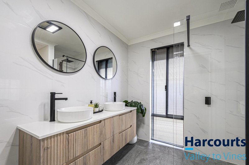 Photo - 26 Pirianda Way, Aveley WA 6069 - Image 6