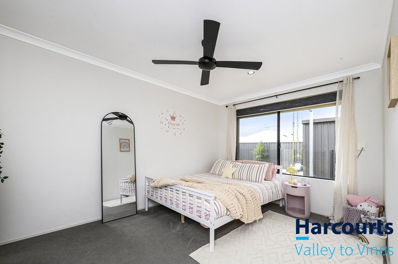 Photo - 26 Pirianda Way, Aveley WA 6069 - Image 21