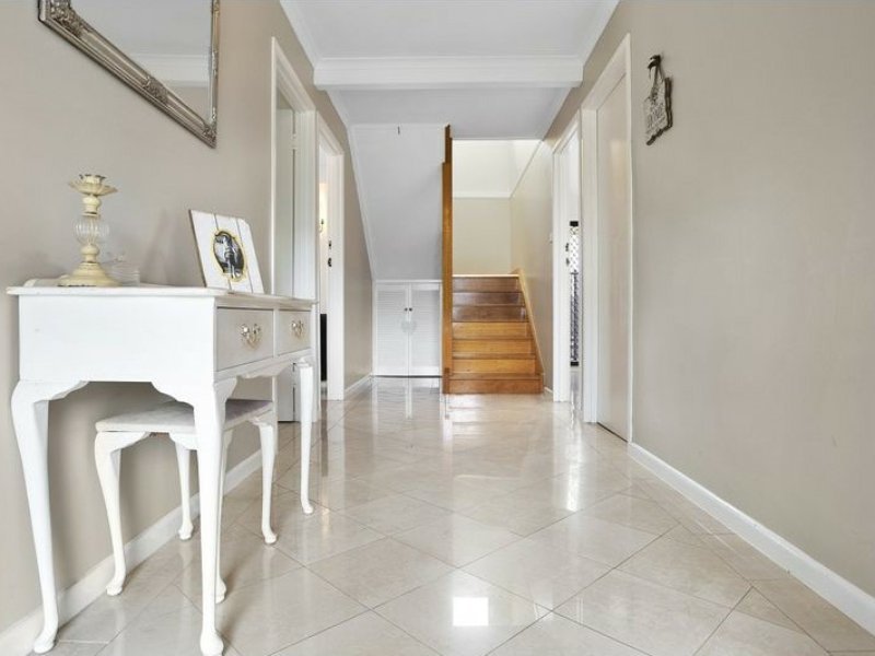 Photo - 26 Plateau Crescent, Carrara QLD 4211 - Image 2