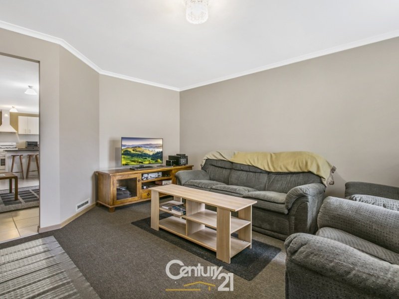 Photo - 26 Pommel Street, Pakenham VIC 3810 - Image 3