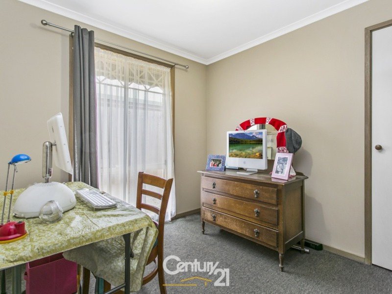 Photo - 26 Pommel Street, Pakenham VIC 3810 - Image 9