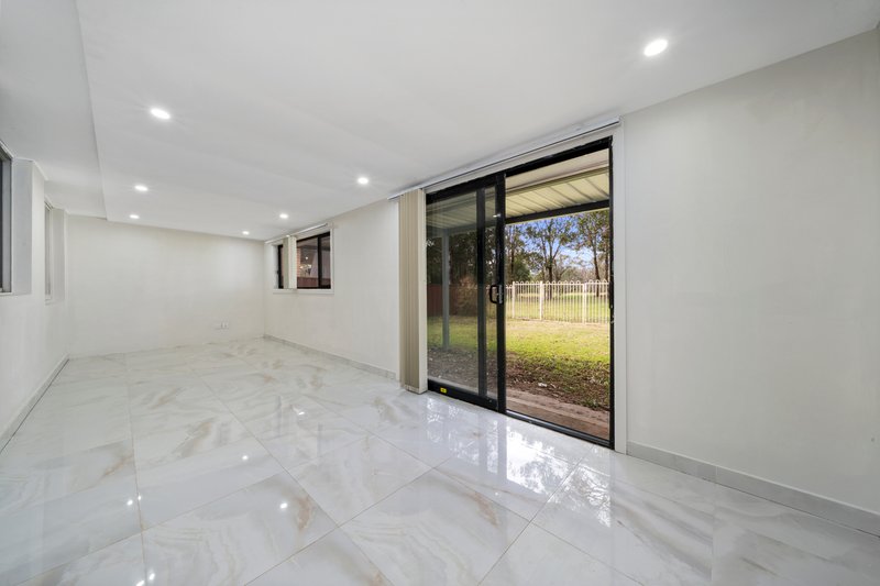 Photo - 26 Popondetta Place, Glenfield NSW 2167 - Image 5