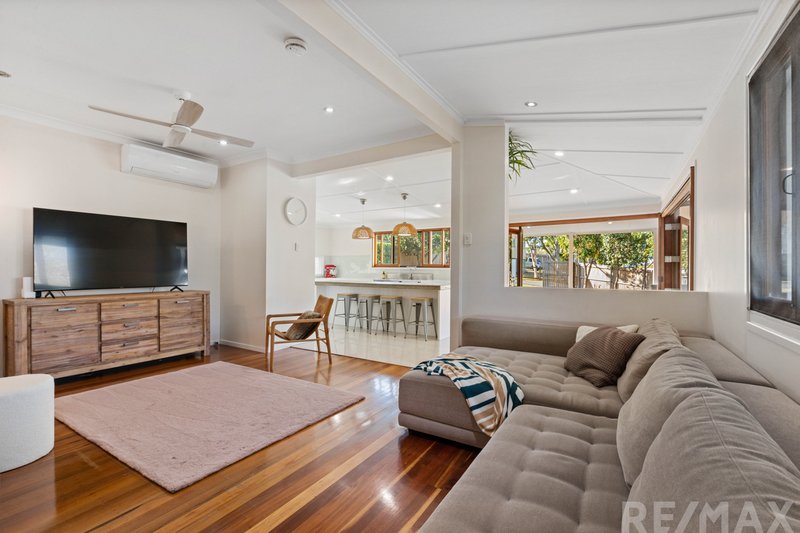 Photo - 26 Porteus Drive, Seven Hills QLD 4170 - Image 3