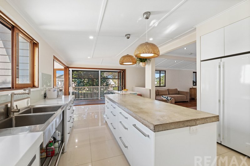 Photo - 26 Porteus Drive, Seven Hills QLD 4170 - Image 8