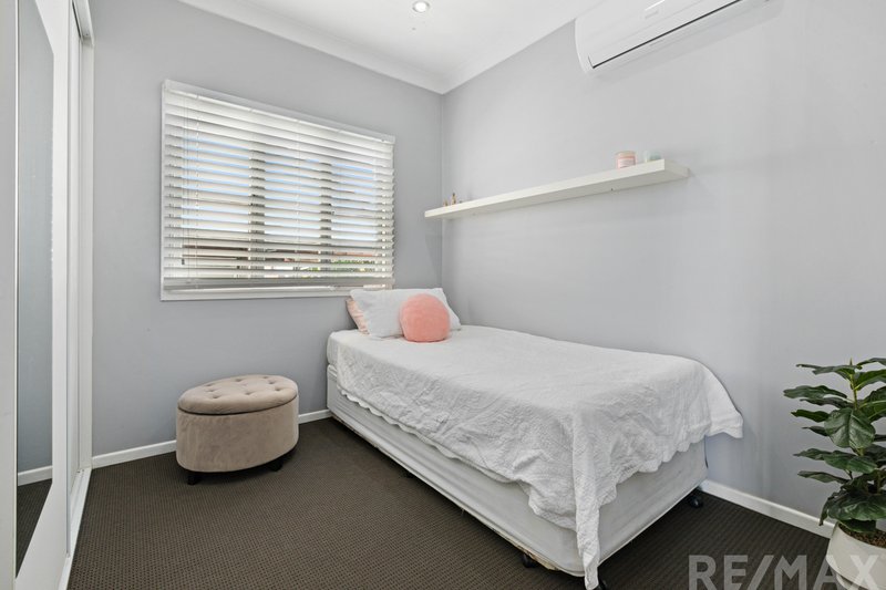 Photo - 26 Porteus Drive, Seven Hills QLD 4170 - Image 17