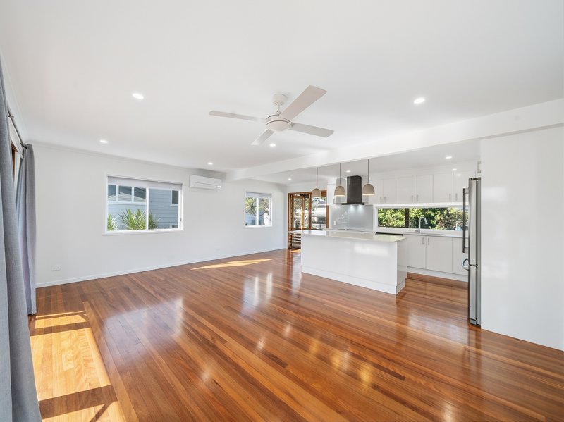 Photo - 26 Pownall Crescent, Margate QLD 4019 - Image 3