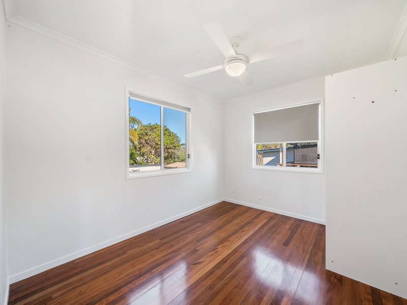 Photo - 26 Pownall Crescent, Margate QLD 4019 - Image 16
