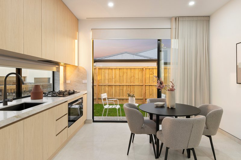 Photo - 26 Pyrus Crescent, Mickleham VIC 3064 - Image 25