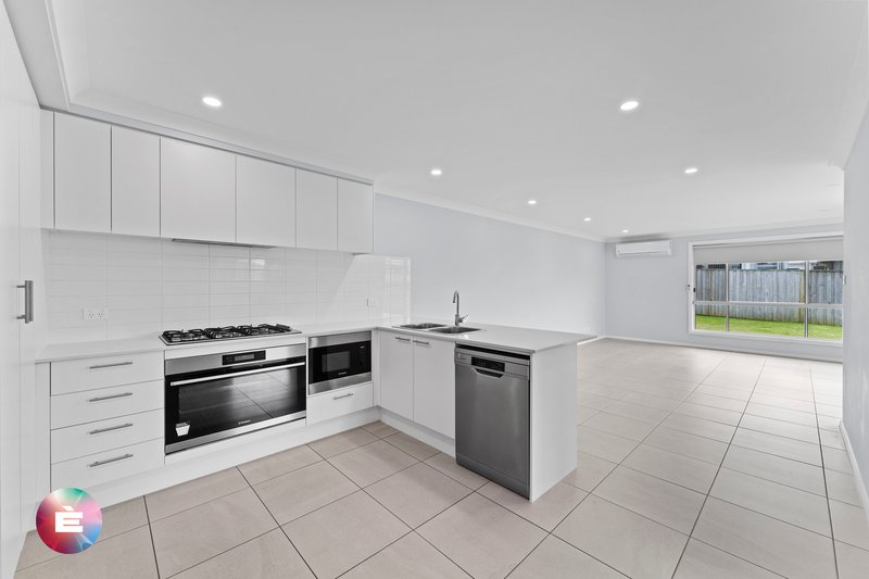 Photo - 26 Quinn Street, Catherine Hill Bay NSW 2281 - Image 3
