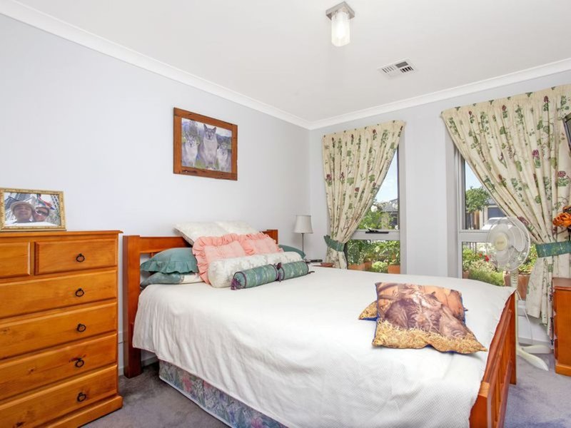 Photo - 26 Rag Holmes Street, Macgregor ACT 2615 - Image 4