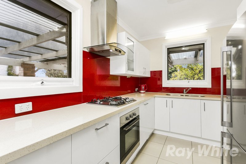 Photo - 26 Ranfurlie Drive, Glen Waverley VIC 3150 - Image 3