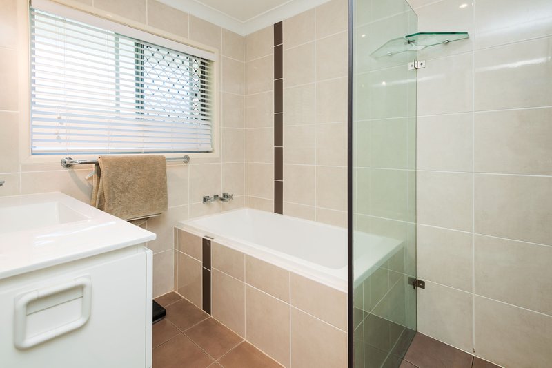Photo - 26 Redpath Street, Wishart QLD 4122 - Image 10