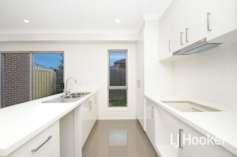 Photo - 2/6 Robert Street, Dandenong VIC 3175 - Image 4