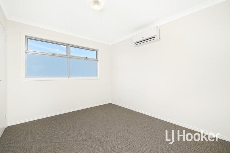 Photo - 2/6 Robert Street, Dandenong VIC 3175 - Image 9