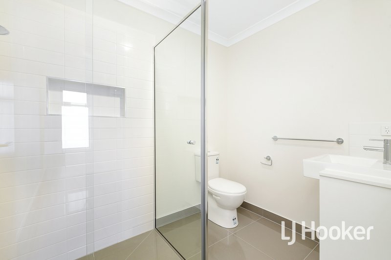 Photo - 2/6 Robert Street, Dandenong VIC 3175 - Image 10