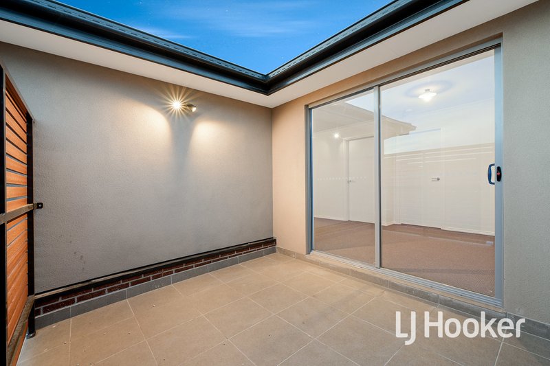 Photo - 2/6 Robert Street, Dandenong VIC 3175 - Image 14