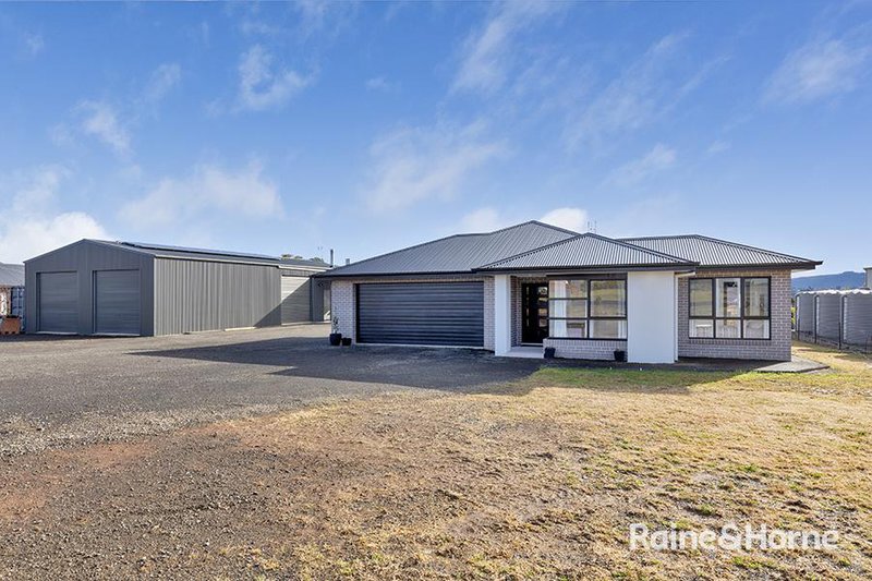 26 Rodeo Drive, Tamworth NSW 2340