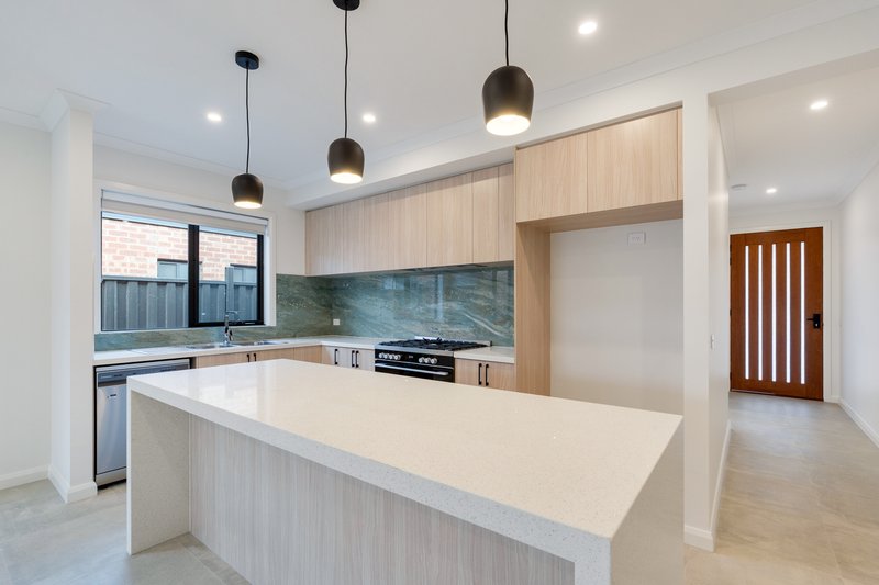 Photo - 26 Rulingia Road, Donnybrook VIC 3064 - Image 2
