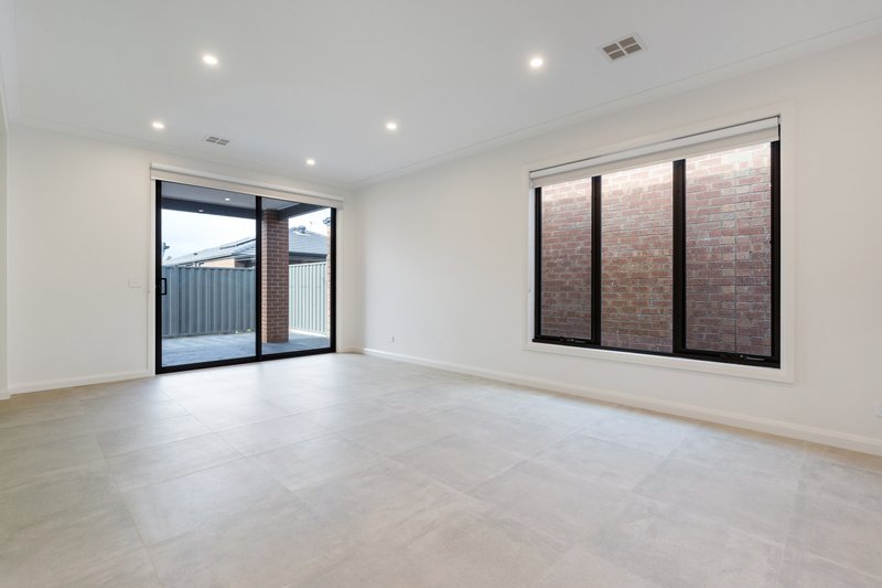 Photo - 26 Rulingia Road, Donnybrook VIC 3064 - Image 5