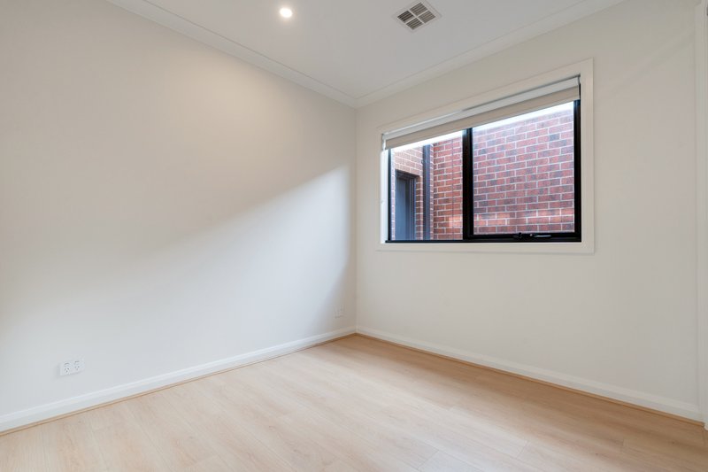 Photo - 26 Rulingia Road, Donnybrook VIC 3064 - Image 10