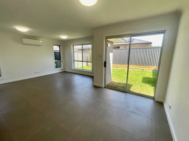 Photo - 26 Samphire Street, Cobbitty NSW 2570 - Image 8