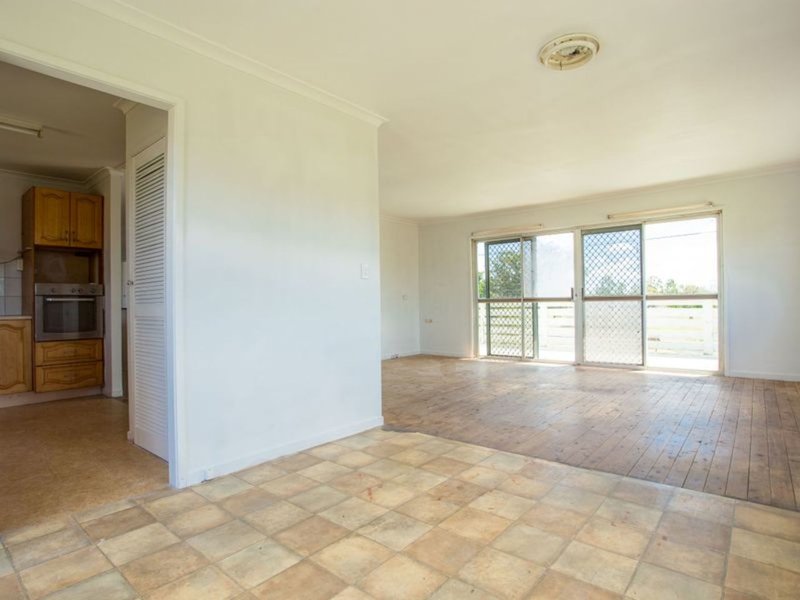 Photo - 26 Sandalwood Drive, Brightview QLD 4311 - Image 5