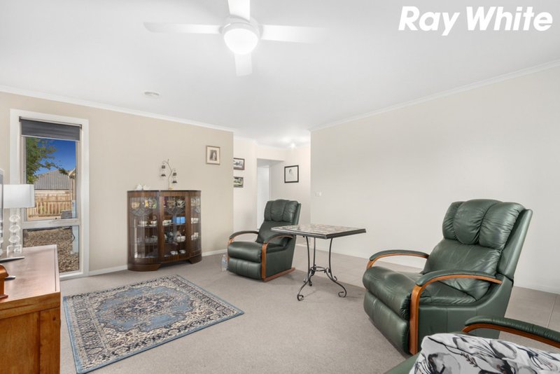 Photo - 26 Sandalwood Drive, Pakenham VIC 3810 - Image 9