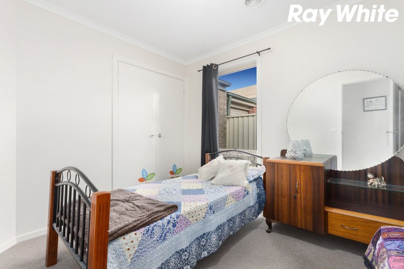 Photo - 26 Sandalwood Drive, Pakenham VIC 3810 - Image 10