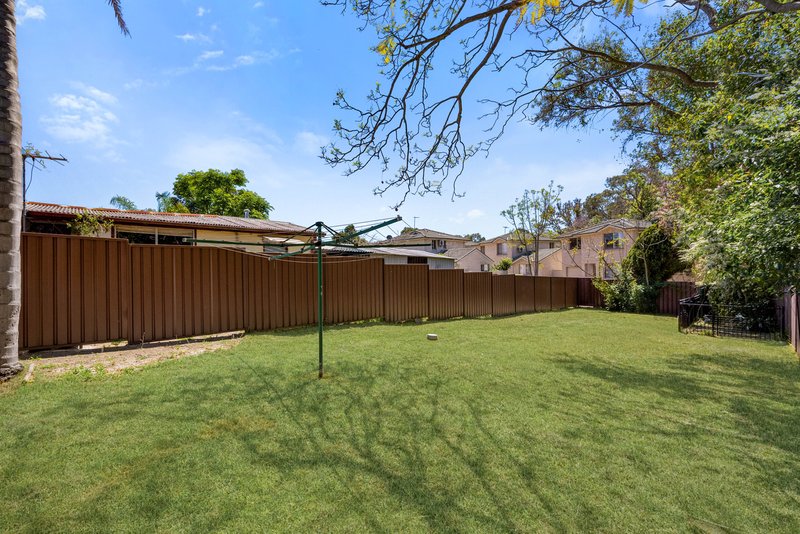 Photo - 26 Saywell Road, Macquarie Fields NSW 2564 - Image 12