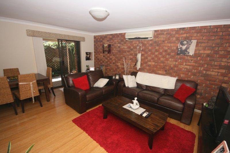 Photo - 2/6 Schaeffer Close, Grafton NSW 2460 - Image 3