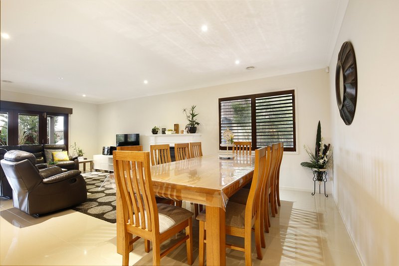 Photo - 26 Seagrass Crescent, Point Cook VIC 3030 - Image 6