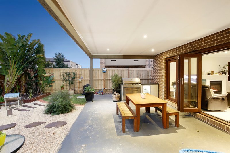 Photo - 26 Seagrass Crescent, Point Cook VIC 3030 - Image 17