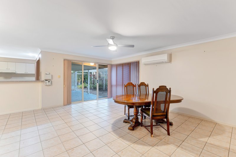 Photo - 26 Seaton Place, Parkinson QLD 4115 - Image 7