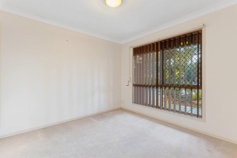 Photo - 26 Seaton Place, Parkinson QLD 4115 - Image 12