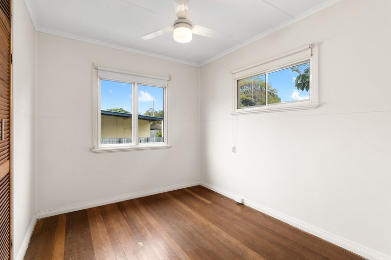 Photo - 26 Seaview Parade, Deception Bay QLD 4508 - Image 7