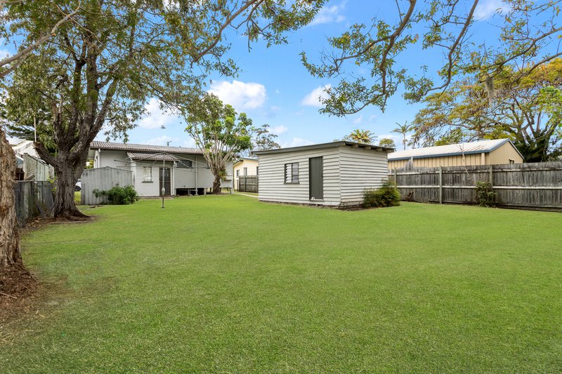 Photo - 26 Seaview Parade, Deception Bay QLD 4508 - Image 10