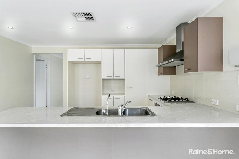 Photo - 26 Serafino Drive, Noarlunga Downs SA 5168 - Image 4