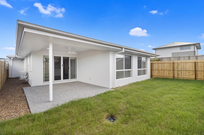 Photo - 26 Severn Street, South Ripley QLD 4306 - Image 16