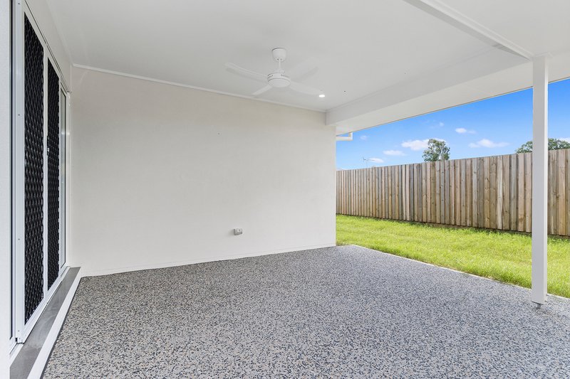 Photo - 26 Severn Street, South Ripley QLD 4306 - Image 17