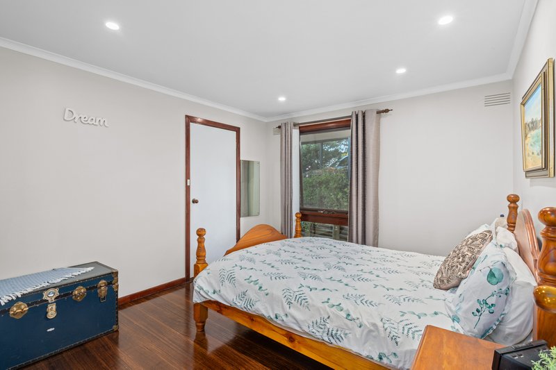 Photo - 26 Shanklin Street, Hurstbridge VIC 3099 - Image 10