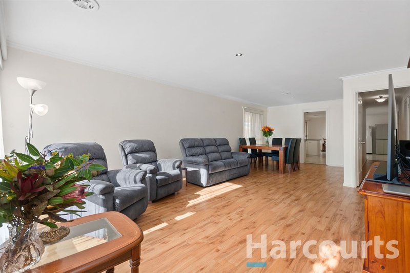 Photo - 26 Shari Drive, Delacombe VIC 3356 - Image 2